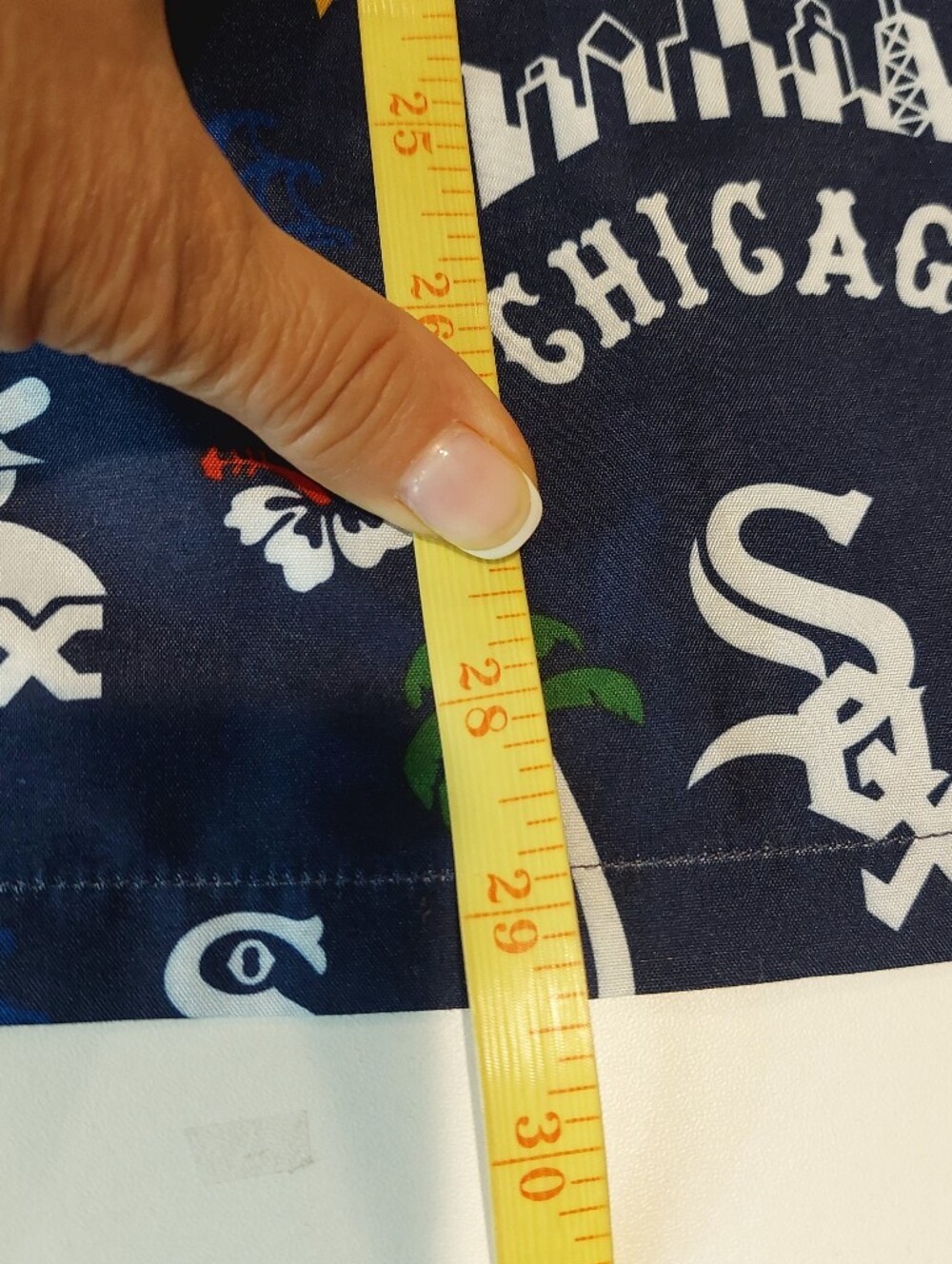 Chicago White Sox Men's Size Medium Hawaiian Style Shirt Camp Blue Palm Trees - Picture 8 of 9